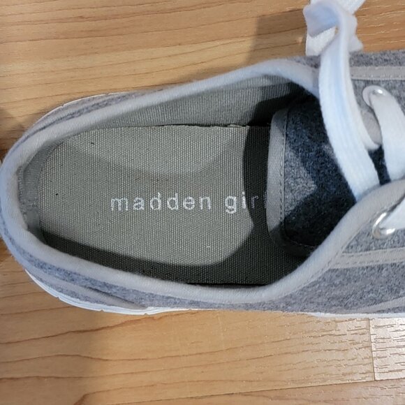 Madden Girl Grey Sneakers Winnona - size 7 - Picture 8 of 11